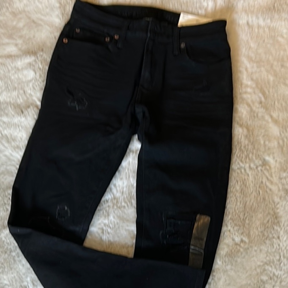 American Eagle Outfitter AirFlex destroyed Black Slim Jeans with Distressed Knee